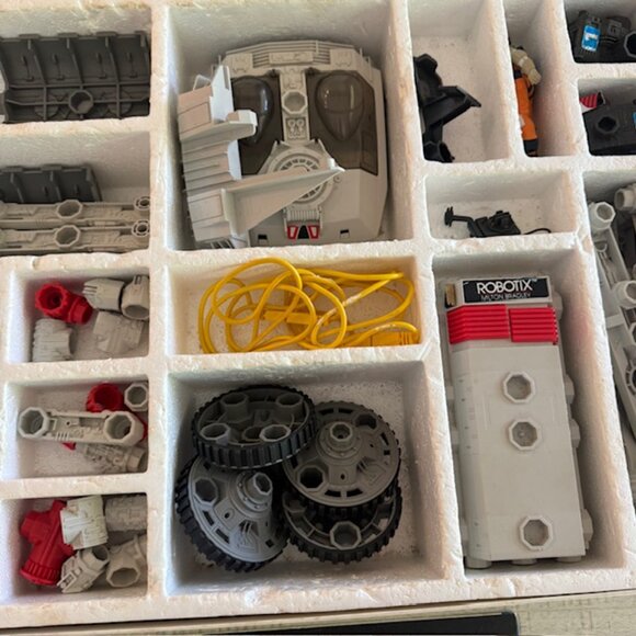 Rare, vintage 1985 Milton Bradley Robotix Series R-1500 - Picture 6 of 12